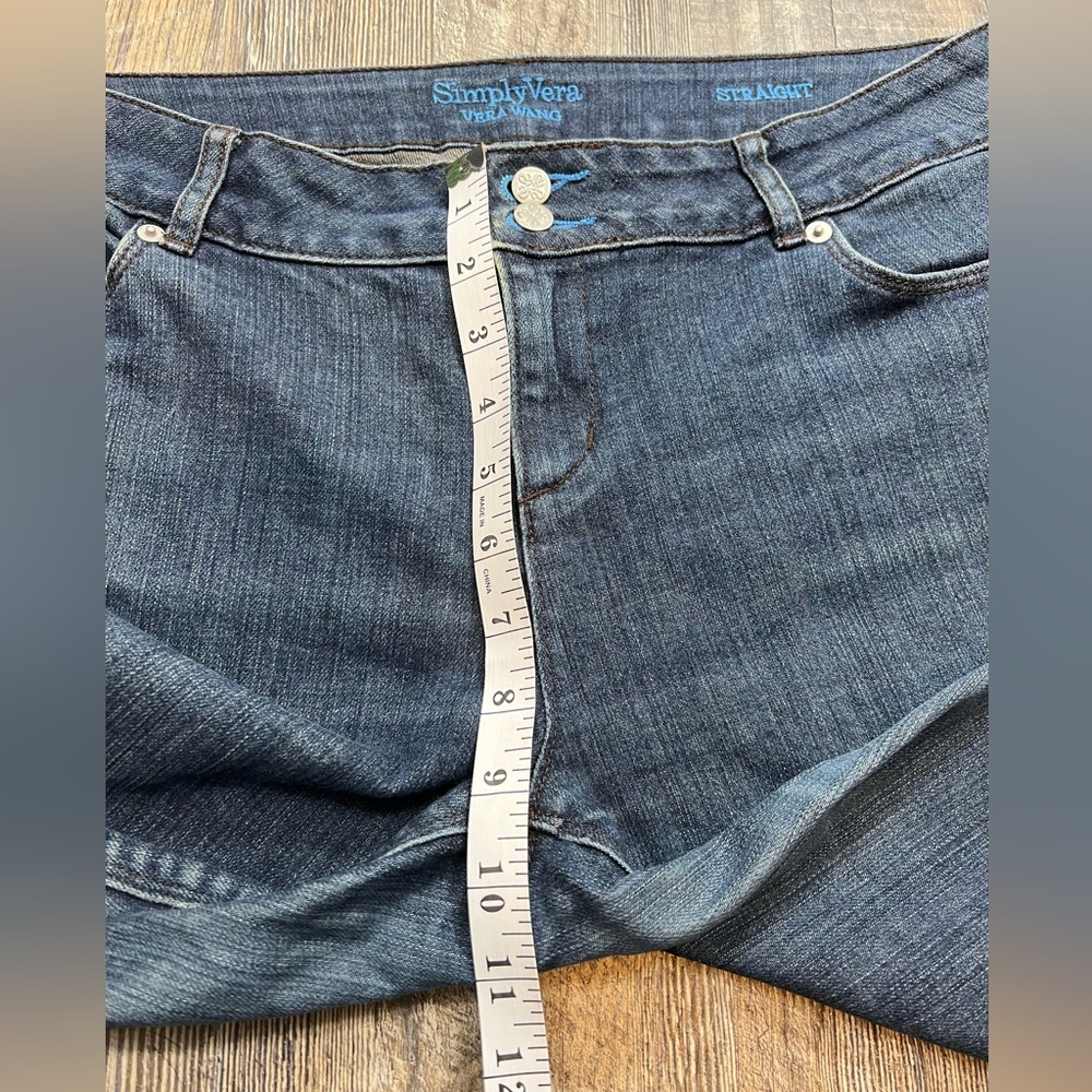 Simply Vera Wang Women's Straight Leg Dark Wash Capri Jeans Size 12P - Picture 9 of 12